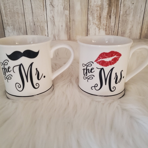 Home Essentials Other - NWOT Mr & Mrs Mug Set